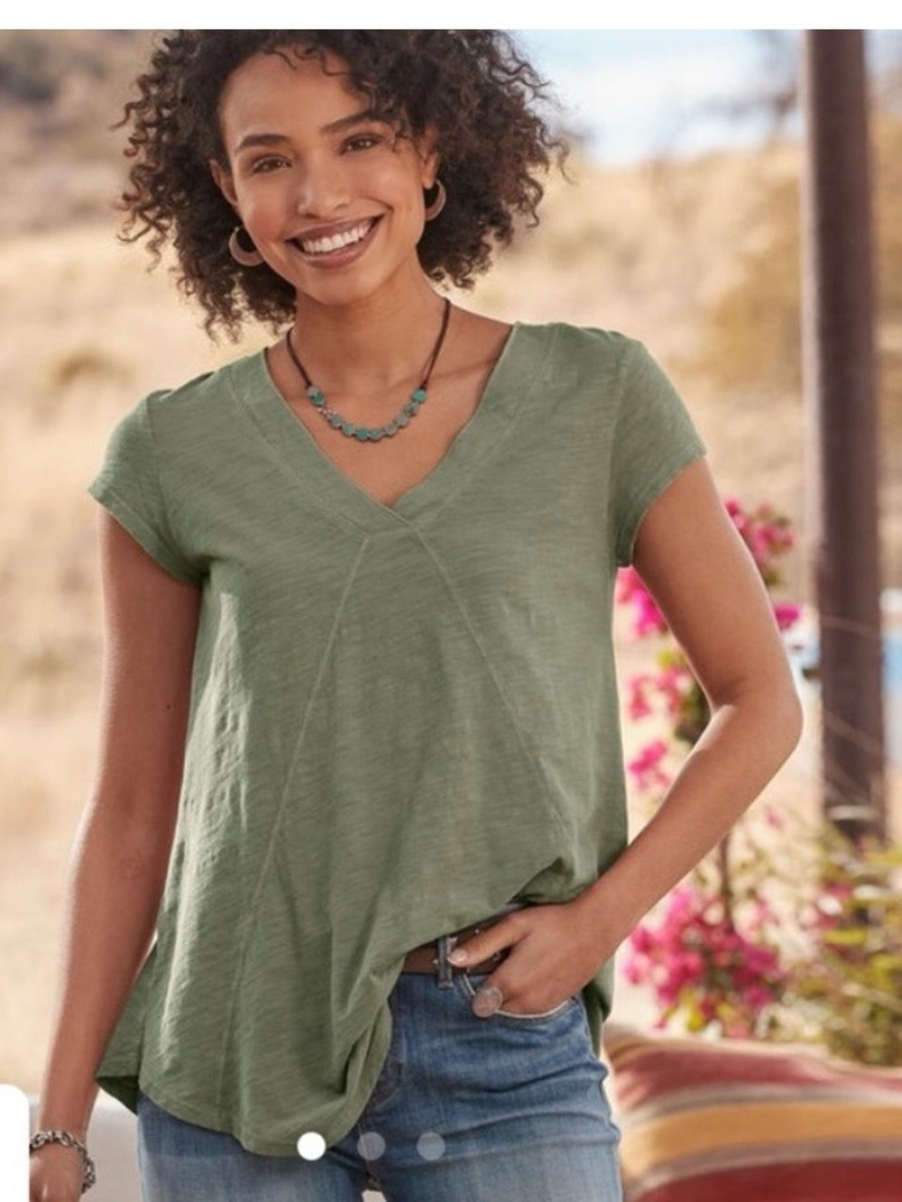 Women’s V-Neck Short Sleeve Top in Sage Green, L